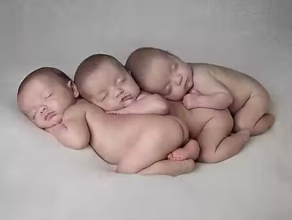 /www/bananadaily.net/web/images/image/2097/20974762.avif