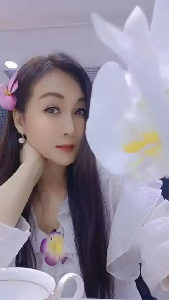 /www/bananadaily.net/web/images/image/2275/22751797.avif